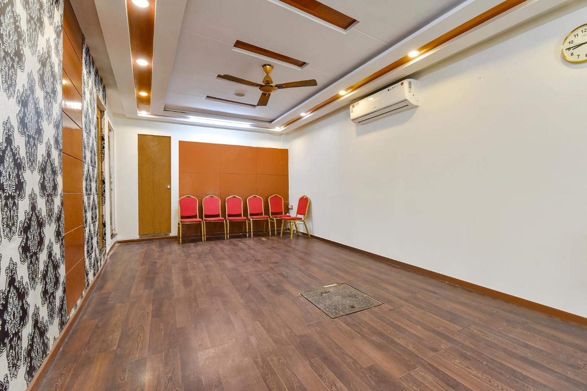 Fabhotel Crystal Inn II - Paldi Char Rasta Ahmedabad Exterior photo