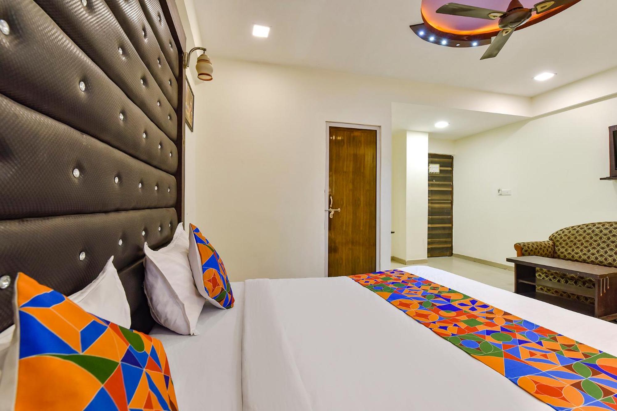 Fabhotel Crystal Inn II - Paldi Char Rasta Ahmedabad Exterior photo