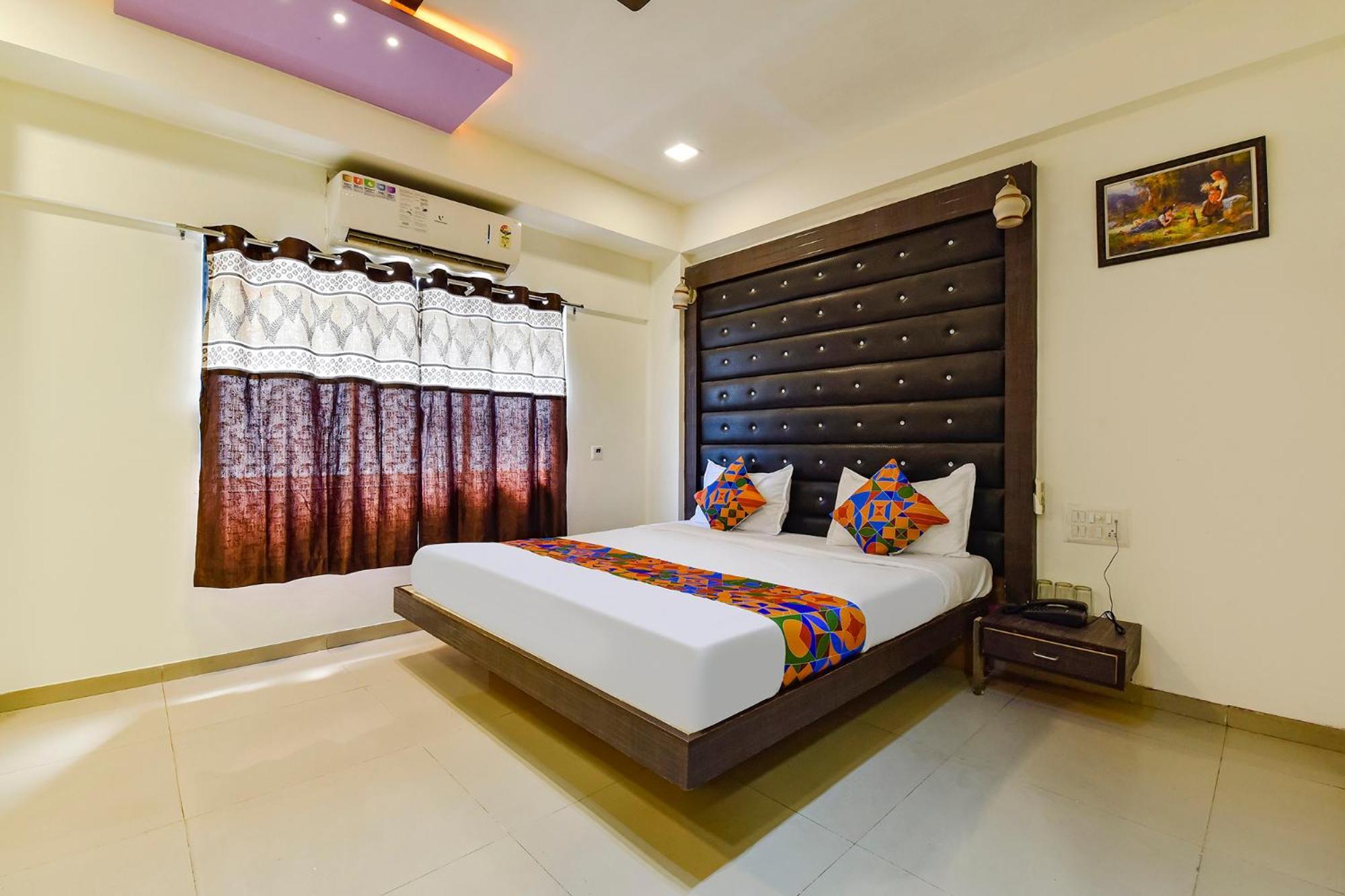 Fabhotel Crystal Inn II - Paldi Char Rasta Ahmedabad Exterior photo